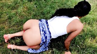 Desi Hot Outdoor Indian Teen Girl Show Ass And Pussy - 13 image