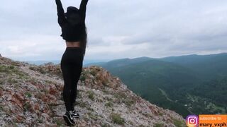Hottie in leggings gets a fuck and a facial in the mountains - 1 image