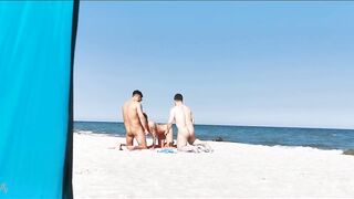 Sharing my girl with a stranger on the public beach. Threesome WetKelly. - 11 image
