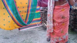 Desi indian Bhabi Sex In outdoor (Official video By villagesex91) - 1 image