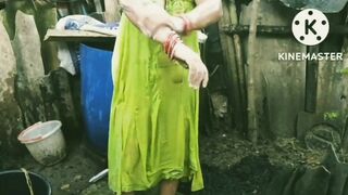 Tamil village mullu aunty outdoors bath Sex video - 4 image
