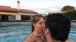 He suddenly takes my bikini off to fuck me in the swimming pool - 7 image