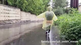 Teen in yellow raincoat flashes pussy outdoors in the rain - 6 image