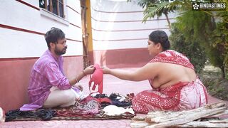 Desi Bra and Panty Salesman Bade Bade Dudhwali Gao ki Chhori Ko Bra ke badale Chod Diya Maje Lekar ( Hindi Audio ) - 1 image