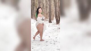 Outlander Cosplay: Fucking and Teasing Outdoors Thick MILF - 7 image