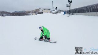 I tried exposed snowboarding at the ski resort. On the slopes, creampie sex while wearing ski wear. - 4 image
