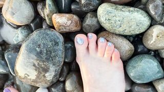 Foot fetish at the beach (with ASMR) - small feet and long toes of Mistress Lara - 15 image