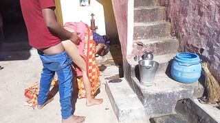 Indian neighborh bhabhi outdoor blowjob porn video - 9 image