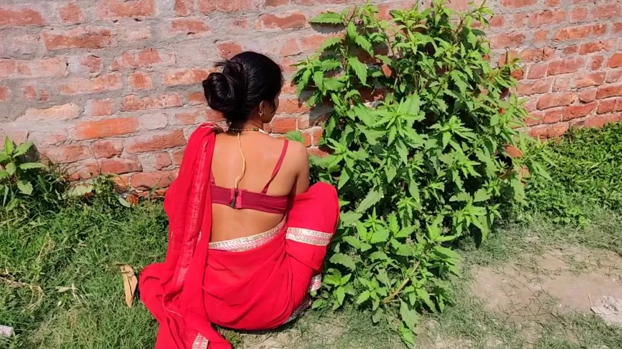 18 Year Old Indian Girl Outdoor Garden Clean After Sex With Boss With Clear Hindi Voice watch online picture