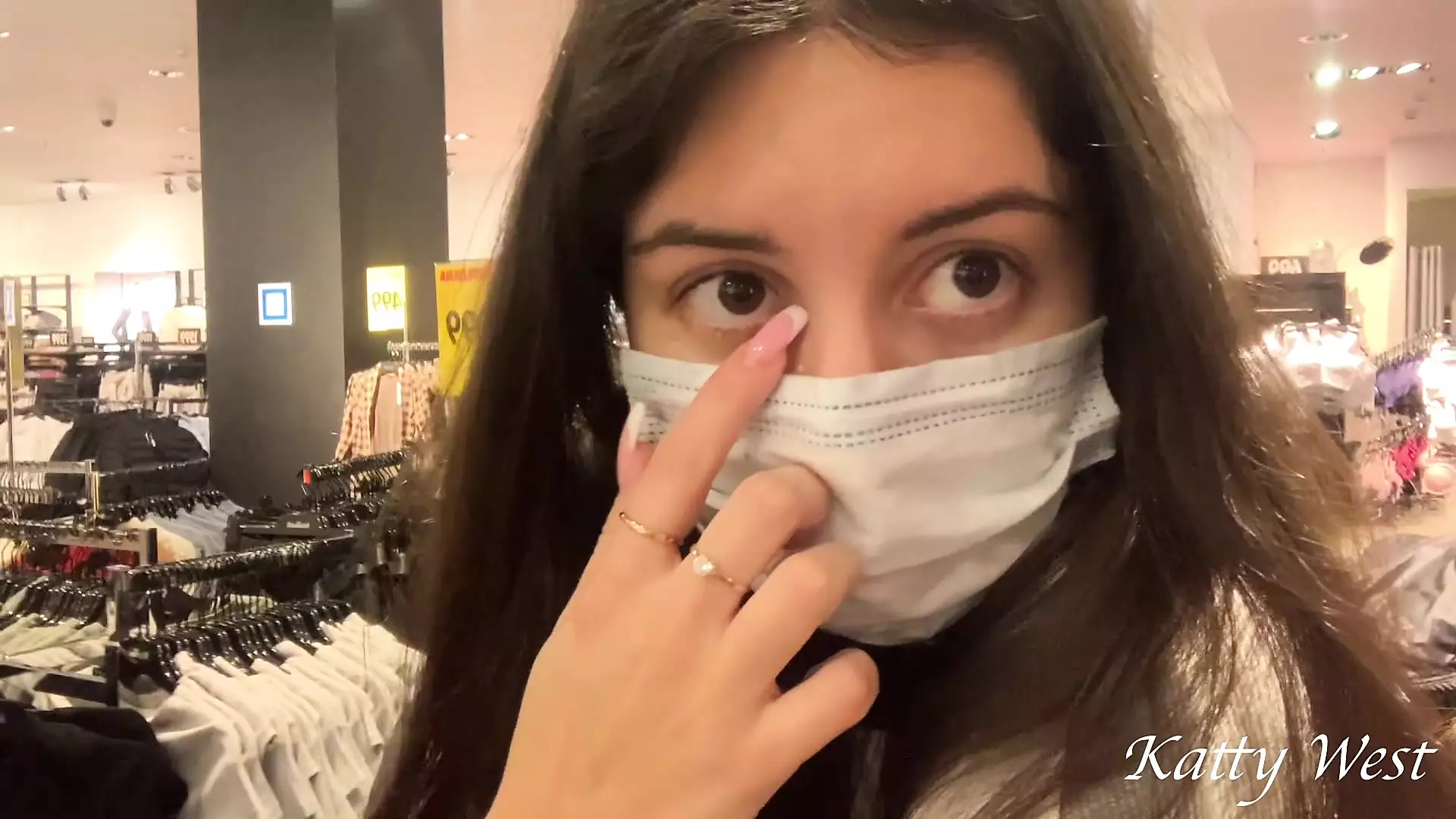 Fucking my pussy with a huge dildo in the public changing room of the mall  watch online