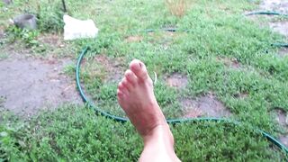 Bare feet in the rain - 15 image