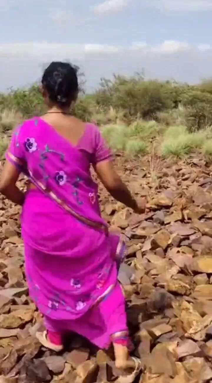 Village aunty outdoor sex