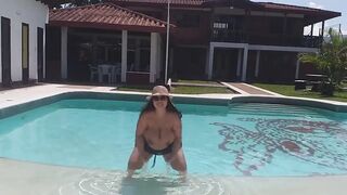 Look at My Sexy Body in the Pool - 15 image