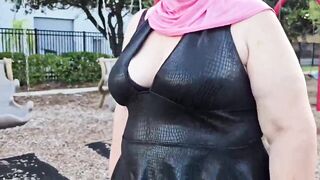 Stranger found me with my legs open in car, and fingered my pussy until I piss outdoor in public (thick hijab Muslim Pawg Milf peeing) - 4 image