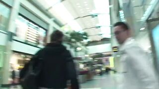 Teeny in der Mall angesprochen und von 2 Typen auf gefickt - 3 image