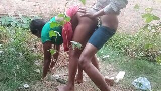 Real Indian Outdoor Sex. Indian Girl Gets Fucked By Her Boyfriend - 5 image