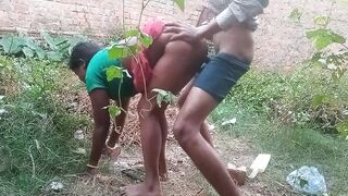 Real Indian Outdoor Sex. Indian Girl Gets Fucked By Her Boyfriend - 6 image