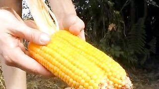Stunning German lady stuffing a corn in her moist holes - 5 image
