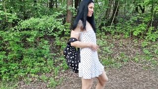 No panties in public park and peeing - 3 image