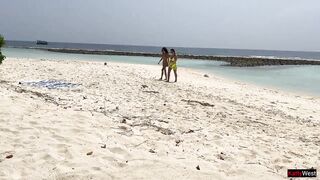 Pervert cummed on girls while they were sunbathing on a public beach - 7 image