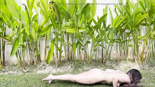 tropical outdoor full body flow to start the day - Grey Desire - 9 image