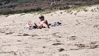 On the beach a stranger masturbates while looking at me - 5 image