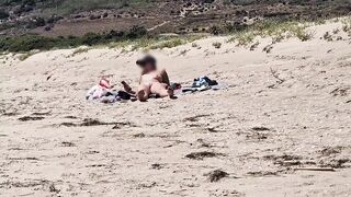 On the beach a stranger masturbates while looking at me - 6 image