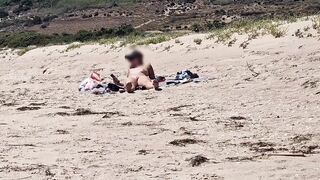 On the beach a stranger masturbates while looking at me - 7 image