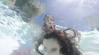 Wild Poolside Threesome Fun in Barcelona - 8 image