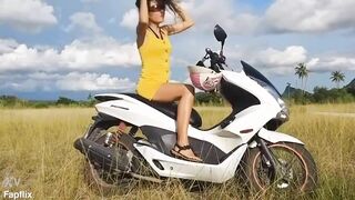 Crazy! Sexy Milf Masturbates In Public on Scooter - 5 image