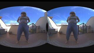 VR video Girl Pissing outdoor in jeans - 1 image