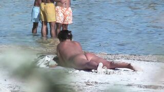 Uninhibited voyeur on Es Trenc beach - 1 image