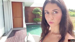 Boss's Daughter tries to Seduce Employee at Villa before Interview - 14 image