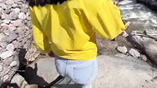 Tourists decided to give a blowjob in nature - 2 image