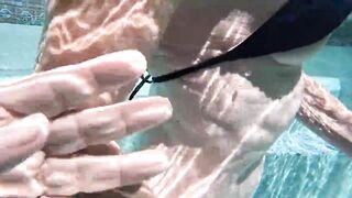 Overunderwater Pool Shots and a Long, Slow-mo Outdoor Shower - 4 image