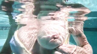 Overunderwater Pool Shots and a Long, Slow-mo Outdoor Shower - 8 image