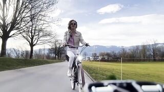 Miss Daisy Diamond on Wheels, bike vlog - 11 image