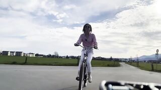 Miss Daisy Diamond on Wheels, bike vlog - 2 image