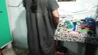 Telugu wife chenging saare in front of ho hasbend - 1 image