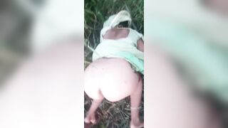 Desi beautiful sister-in-law is rubbing her ass in the wheat field Tormenting her brother-in-law for sex Rubbing her fat ass in the open field for sex - 15 image