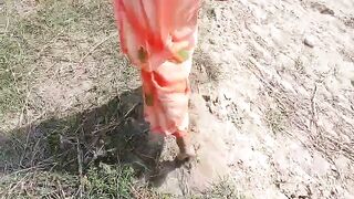 desi bhabhi Jungle me mangal karte video - 1 image