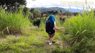 She enters private property and in order not to be accused by the police, she has sex with the estate's butler - 5 image