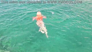 Blue water and a naked girl! - 10 image