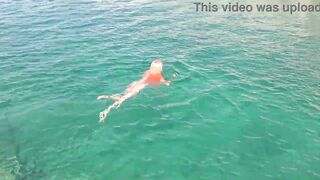 Blue water and a naked girl! - 3 image