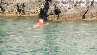 Blue water and a naked girl! - 5 image