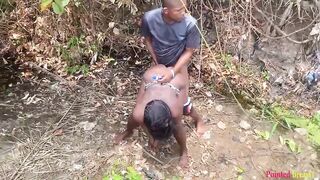 Outdoor stroll with babe. Fuck her in the river Yard - 10 image