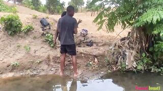 Outdoor stroll with babe. Fuck her in the river Yard - 4 image