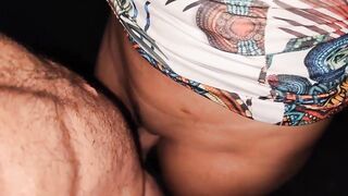 Night adventure with exhibitionism and fucking an ass until cum spurts between the train cars on the open-air railway with a lot of adrenaline. Vagninho e Luna Oliveira - 7 image