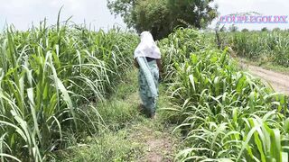 Komal walked ahead in the sugarcane field and her lover followed her - 1 image