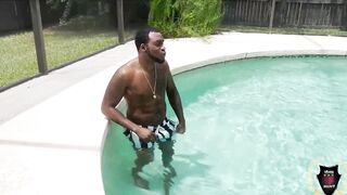 PAWG! Avalon Mira's Ass Bounce When Rome Fucks By The Poolside! - 4 image